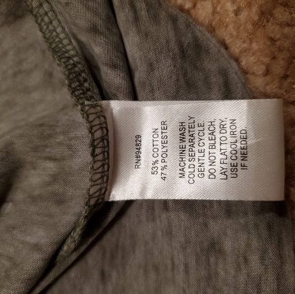 Derek Heart Top/Size Large/NWT - Picture 7 of 7